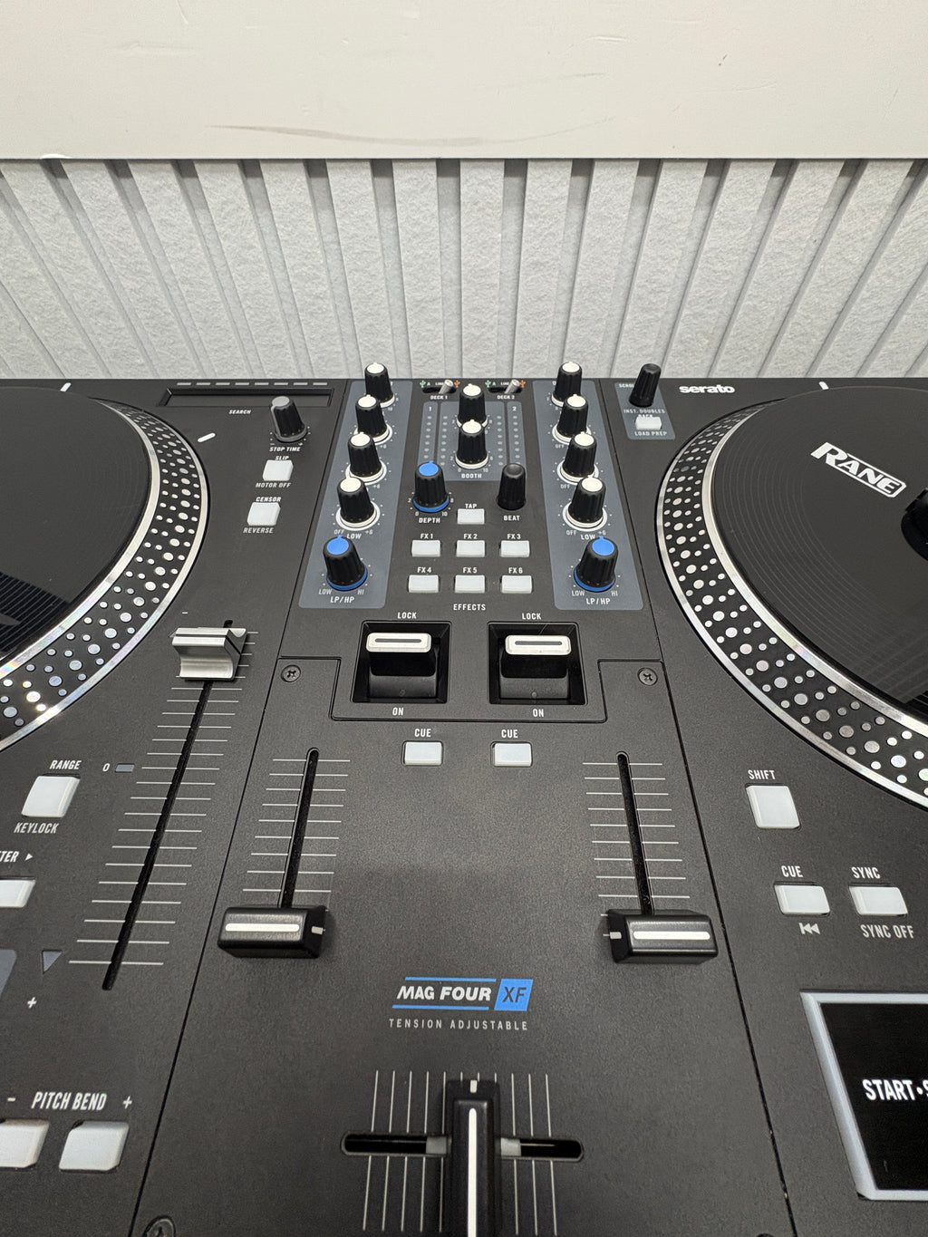 RANE ONE, DJ-Controller für Serato DJ