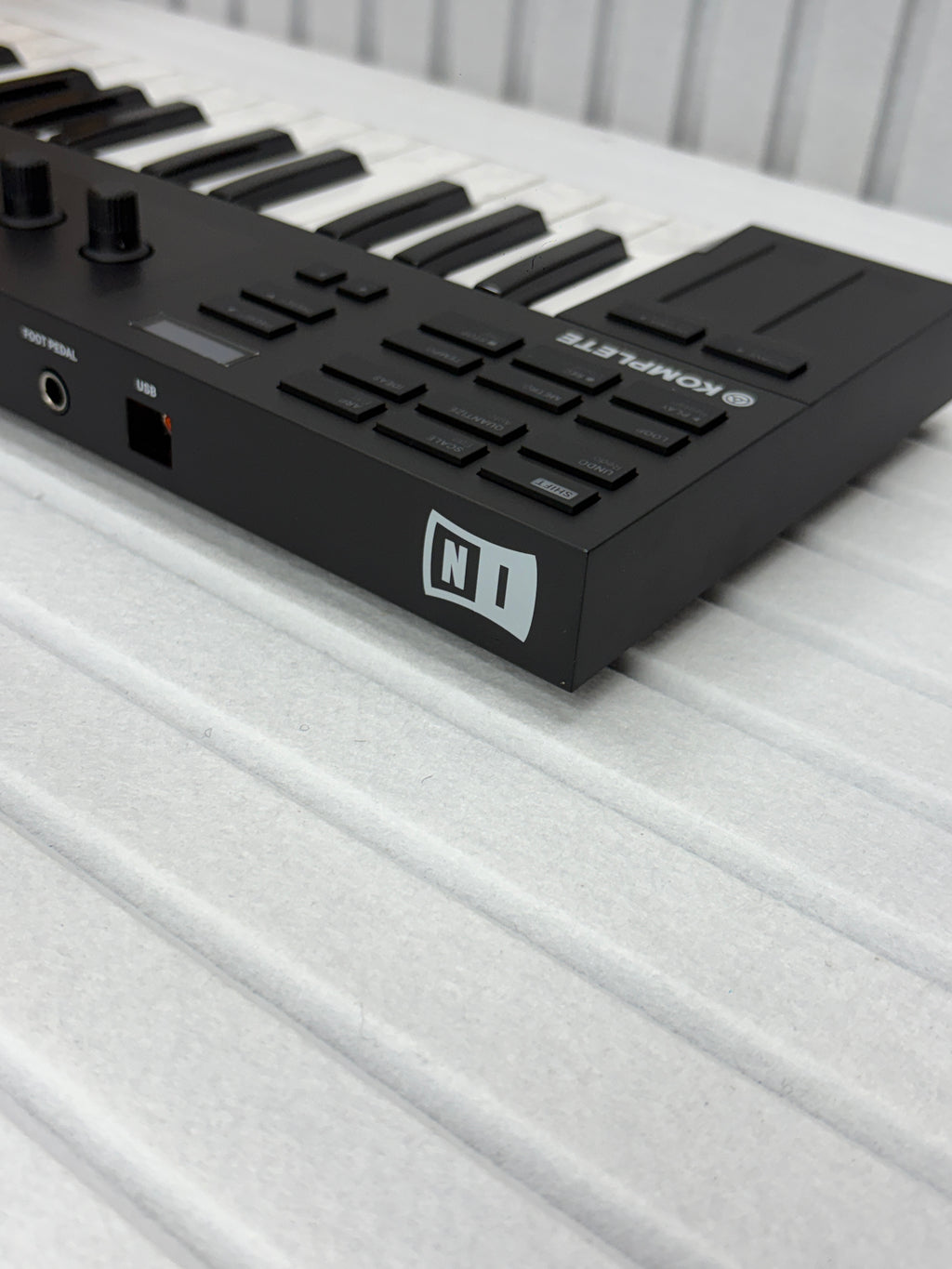 Native Instruments Komplete Kontrol M32 - MIDI Keyboard