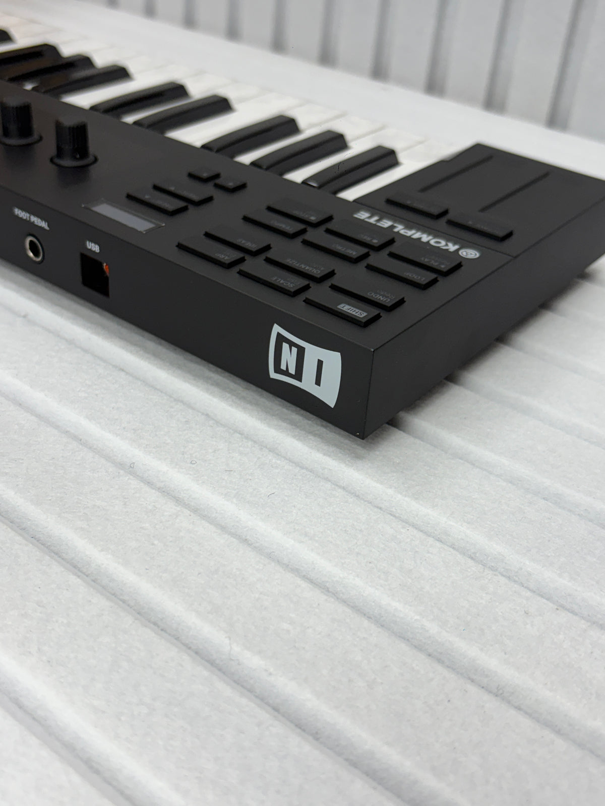 Native Instruments Komplete Kontrol M32 - MIDI Keyboard