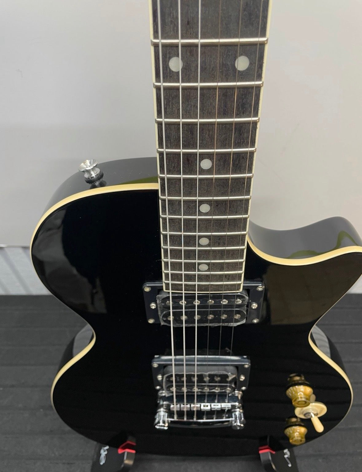 Donner E-Gitarre LP-Stil 39 Zoll Voller Größe mit Tasche