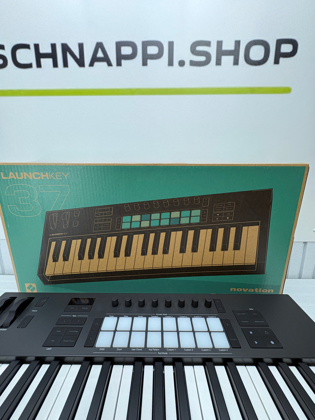 Novation Launchkey 37 MK4 MIDI Keyboard