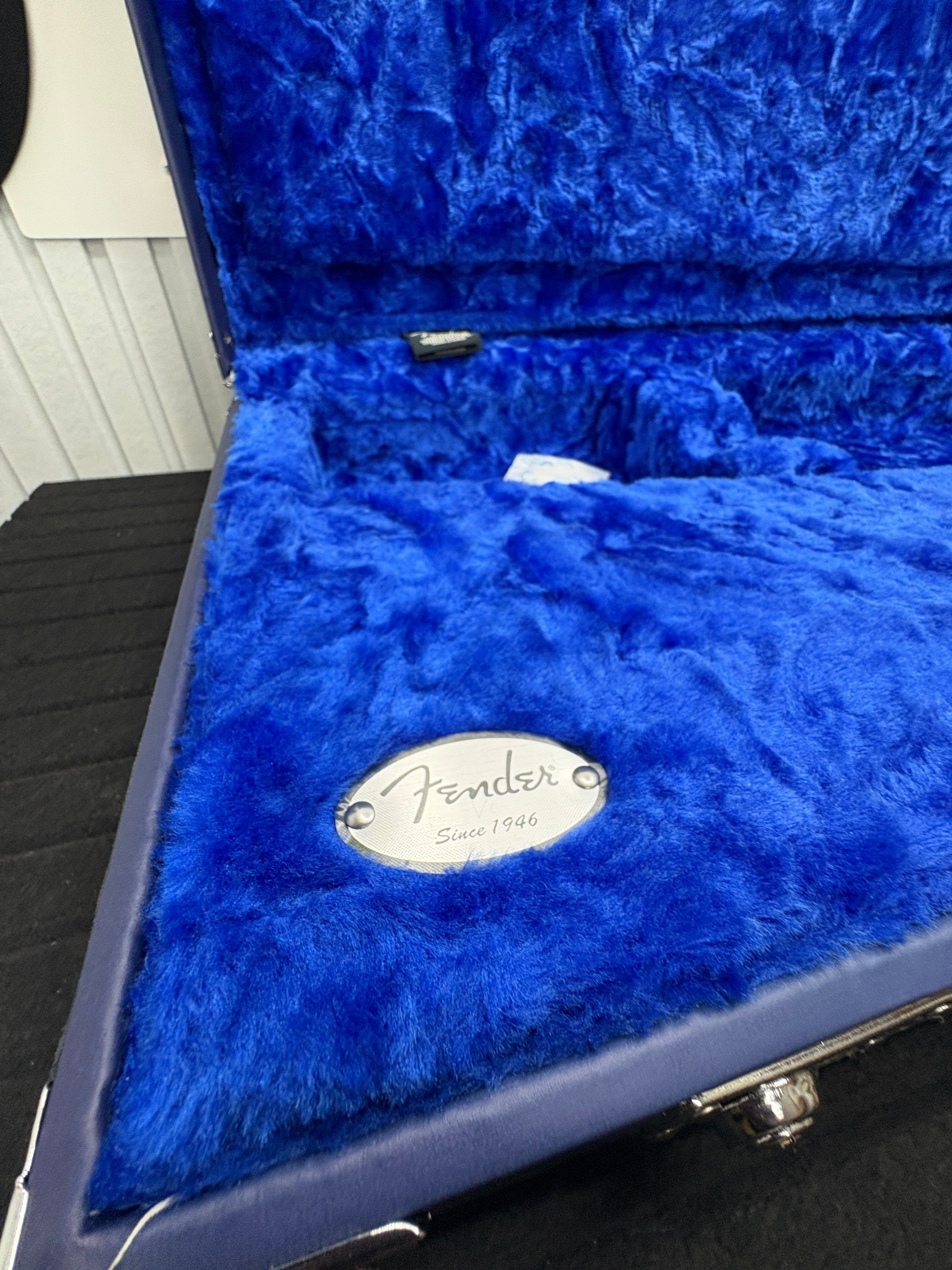 Fender Classic Series Wood Case für Stratocaster