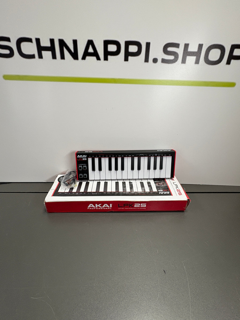 AKAI Professional LPK25 - USB MIDI Controller