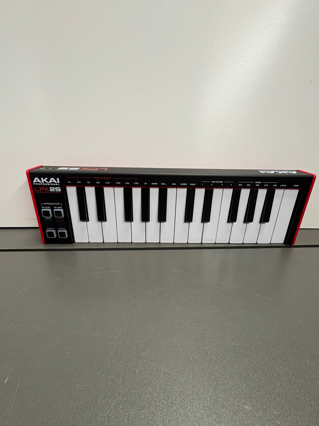 AKAI Professional LPK25 - USB MIDI Controller