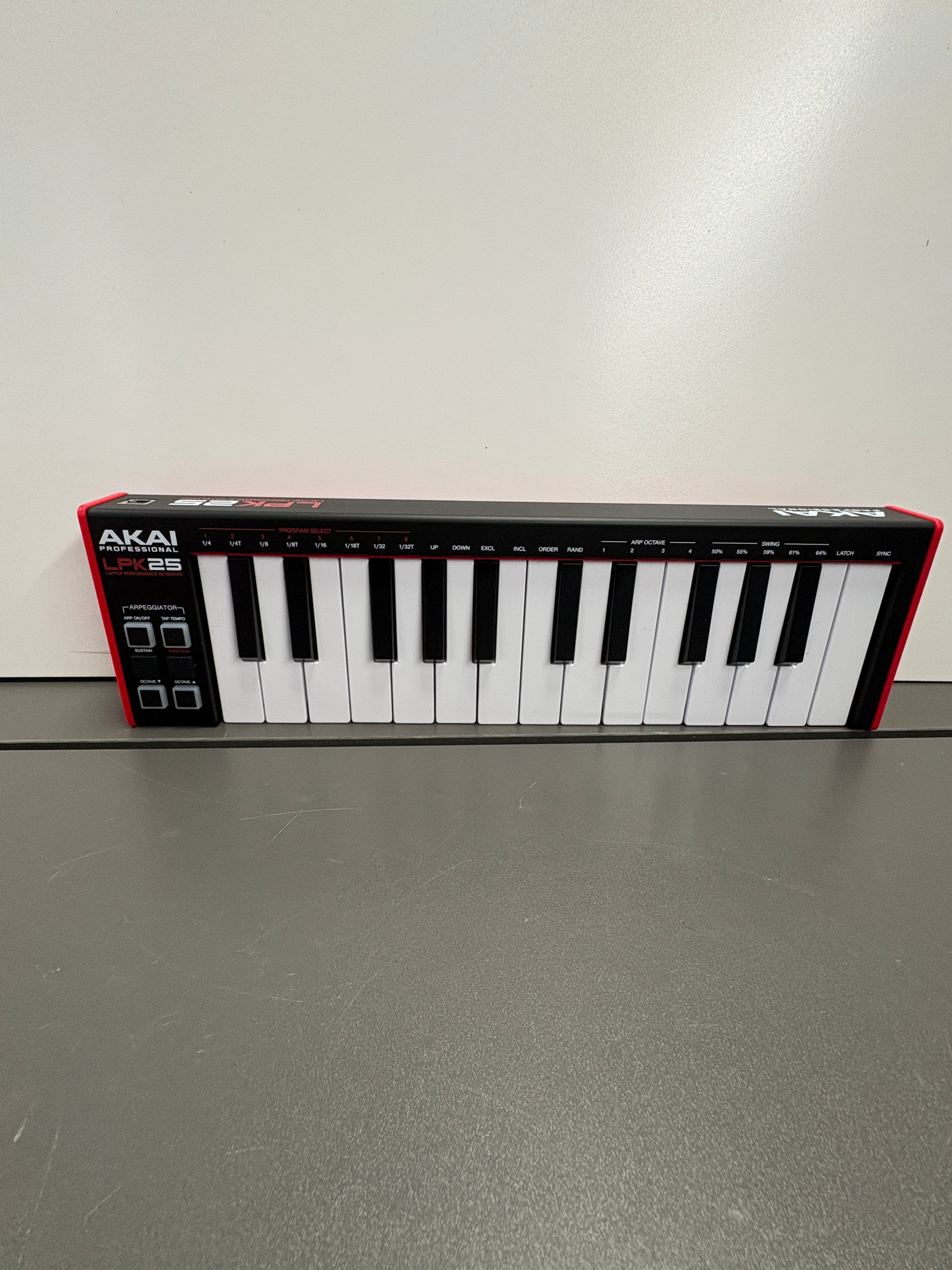 AKAI Professional LPK25 - USB MIDI Controller