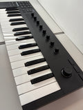 Native Instruments 26154 USB MIDI Controller Keyboard