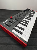 Akai MPK Mini Plus 37 Tasten MIDI Keyboard Controller