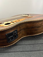 Batking Bariton Ukulele Elektrisch, 30 Zoll